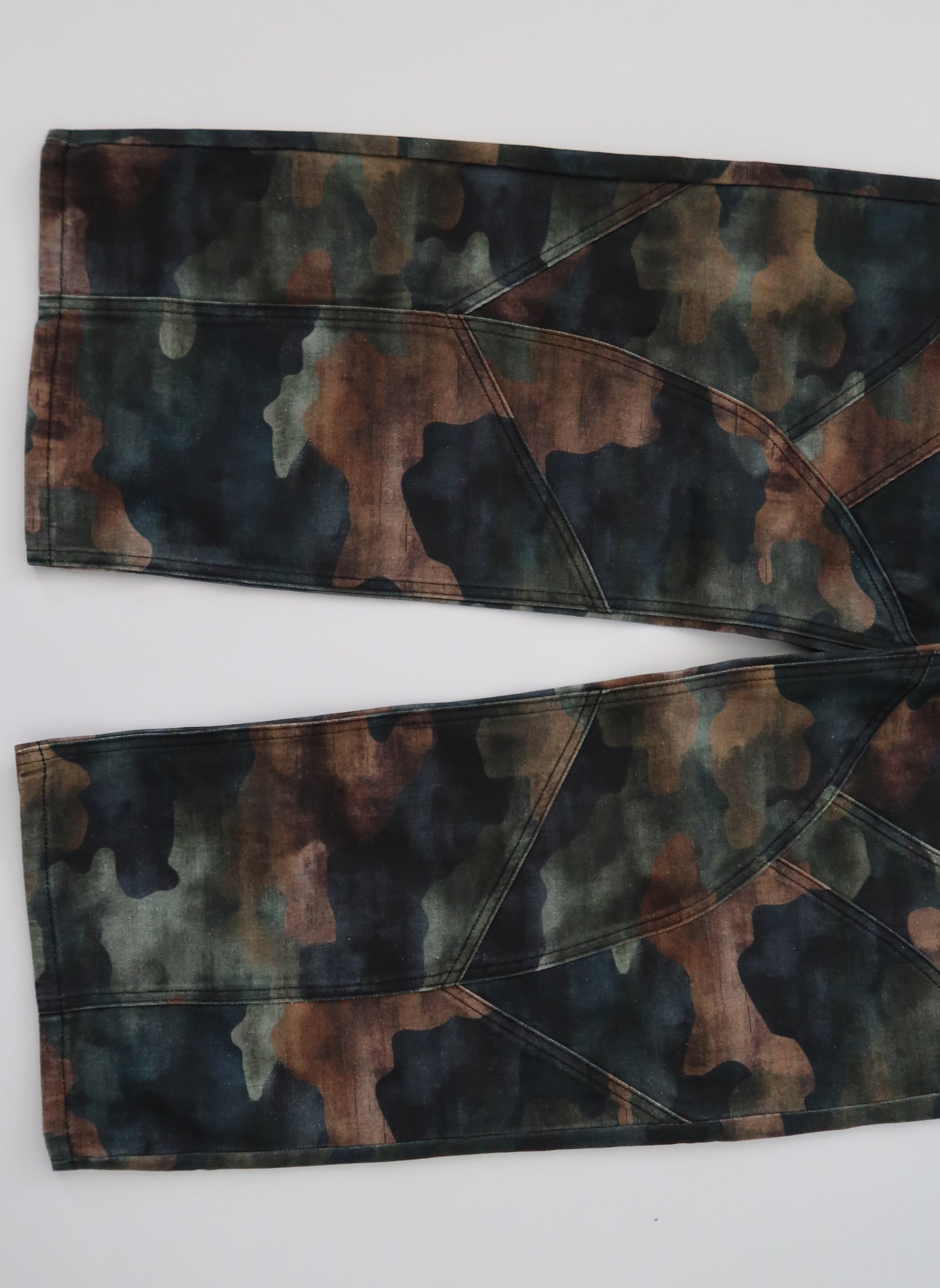 CAMO PANELED DENIM
