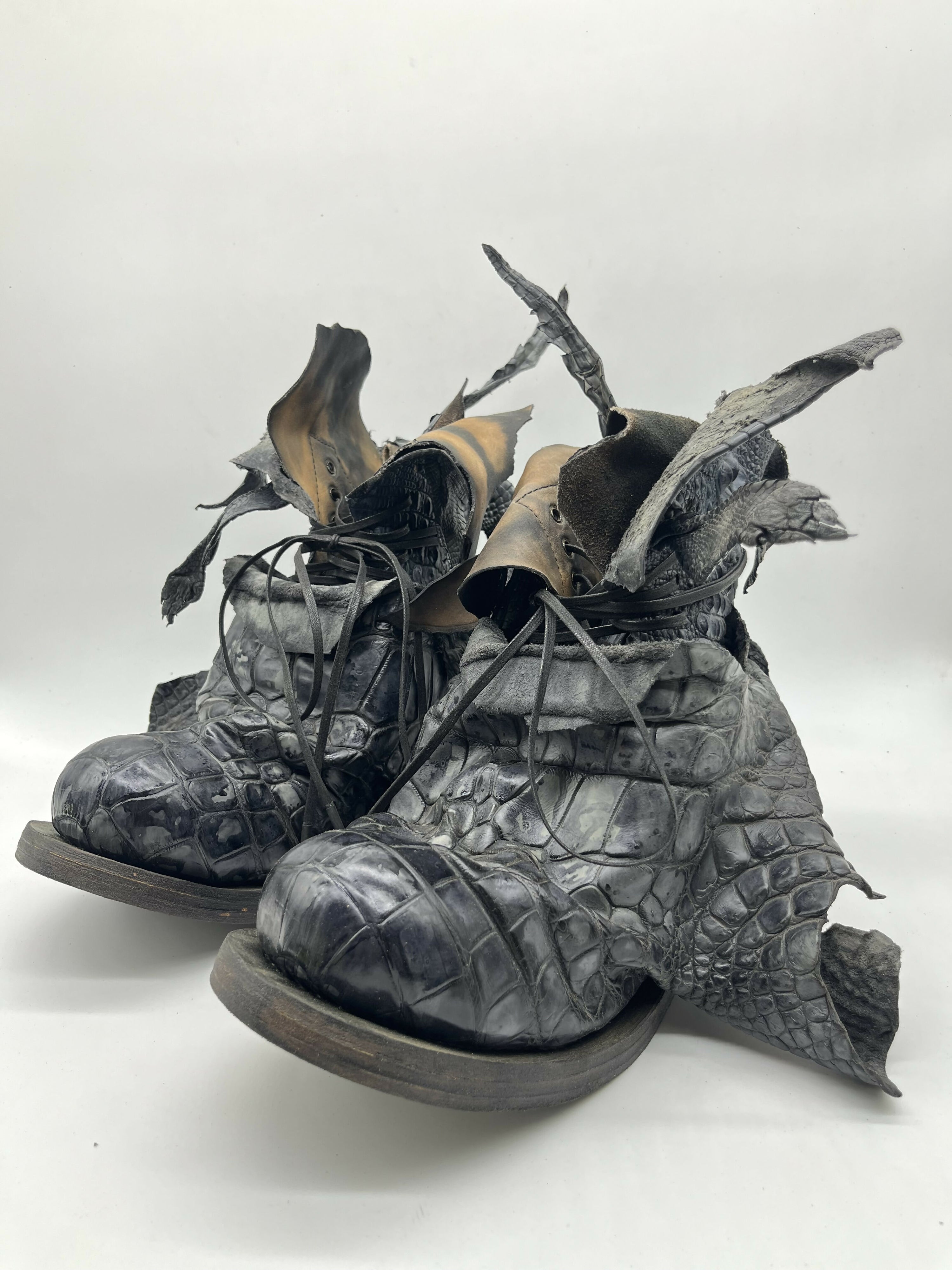 TLAL8 Antique Crocodile Grey (body parts version)