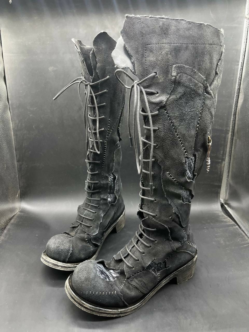 THOMAS Uncombed Black