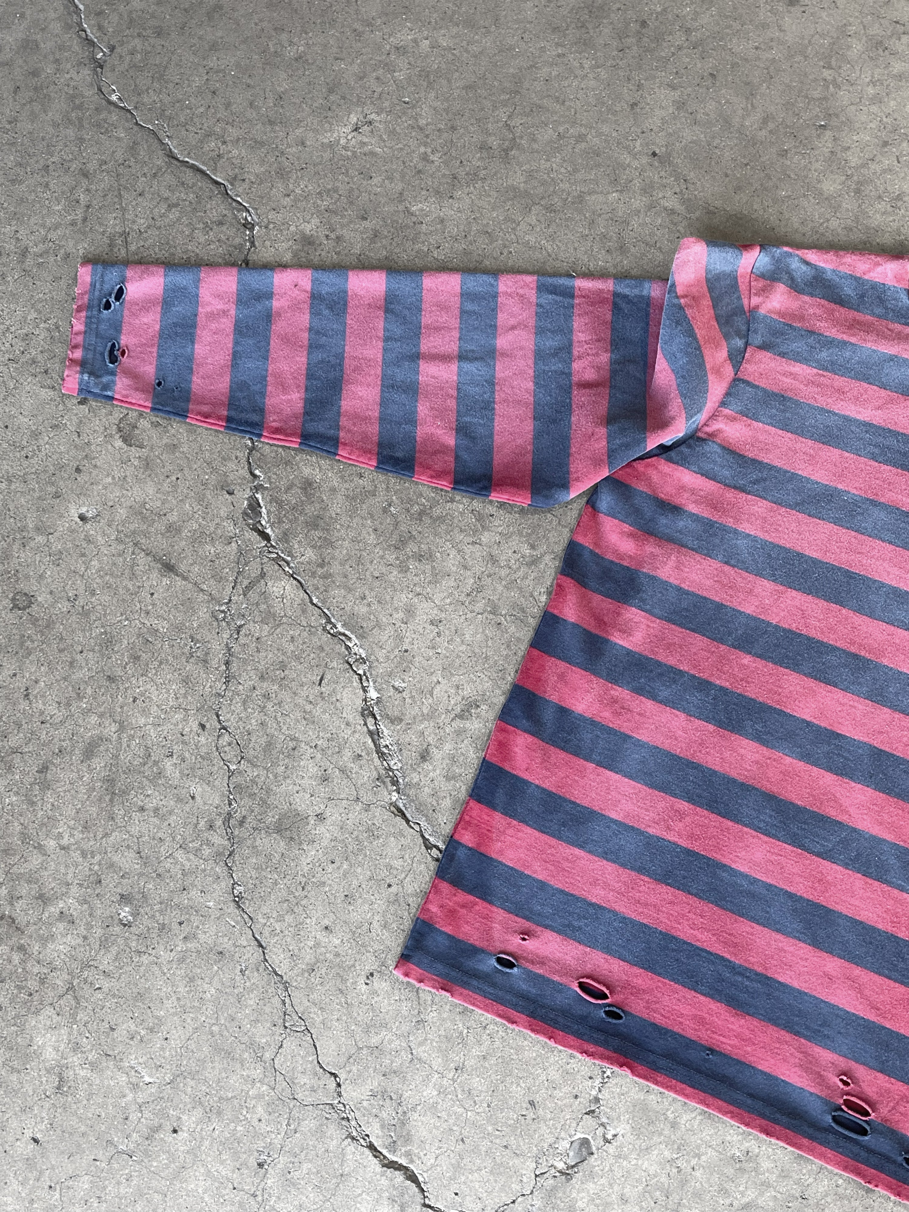 FREDDY - DISTRESSED LONGSLEEVE T-SHIRT