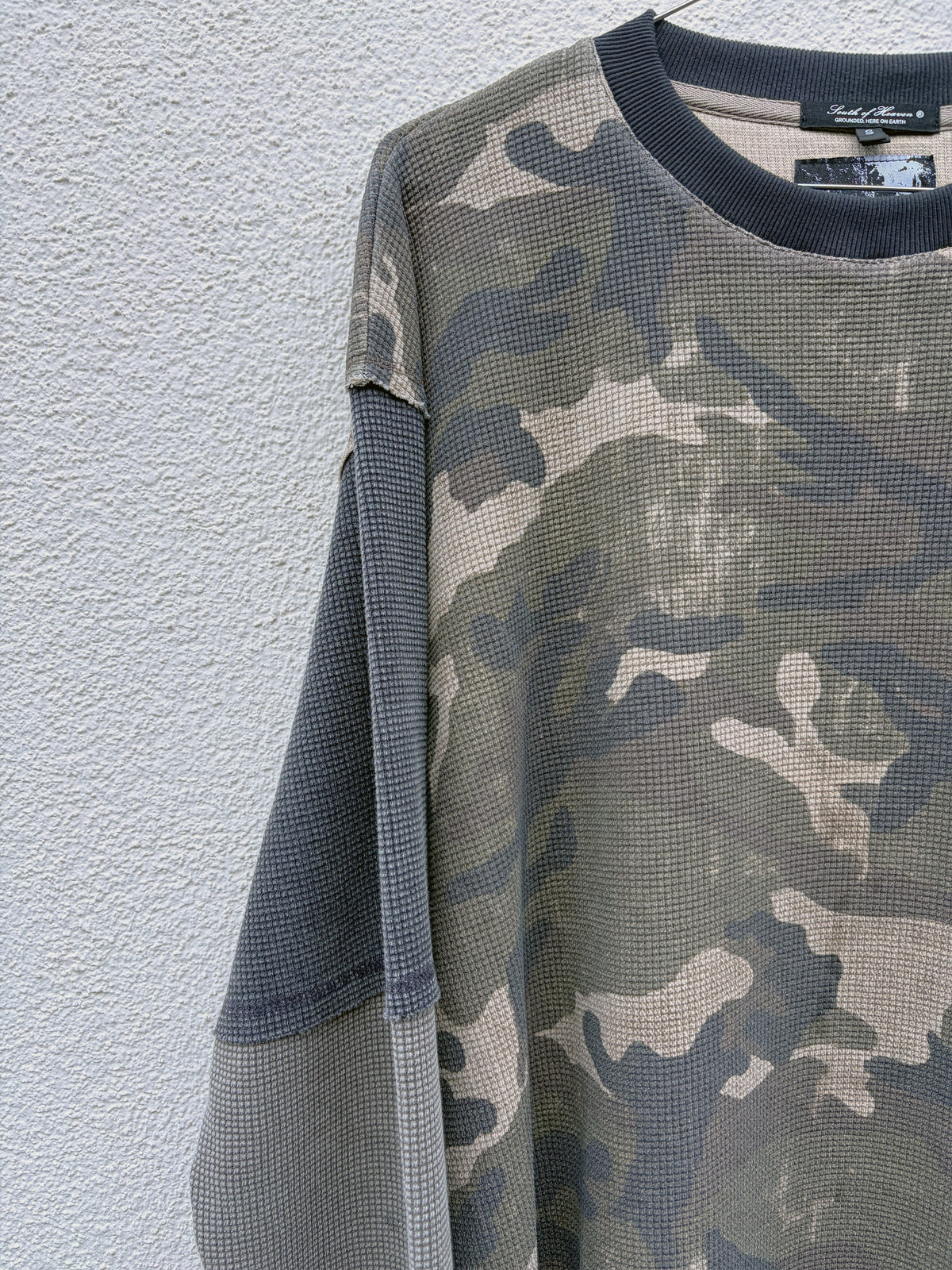 DISTRESSED PATCHWORK THERMAL - CAMO GREEN
