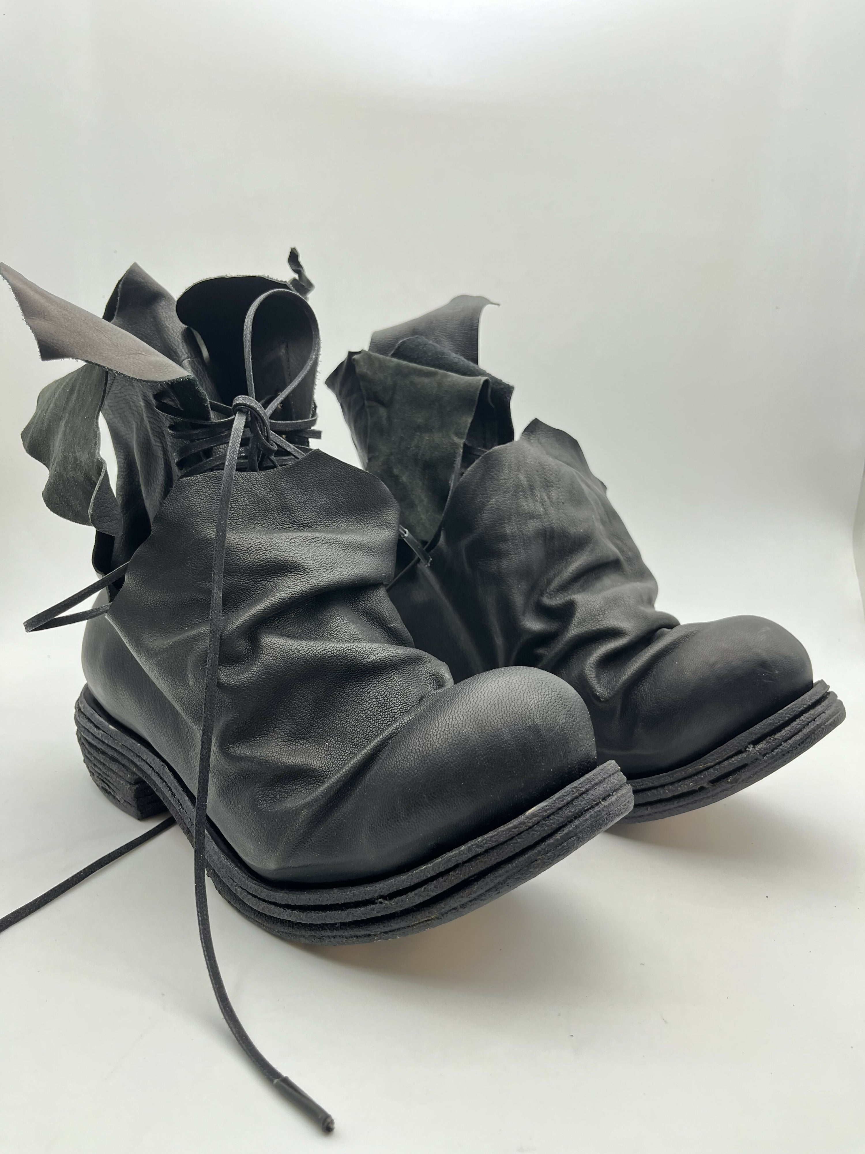 TLAL8 Total Black (Burnt layered sole)