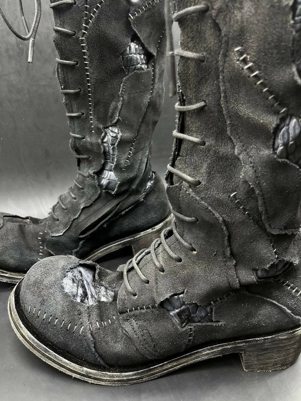 THOMAS Uncombed Black