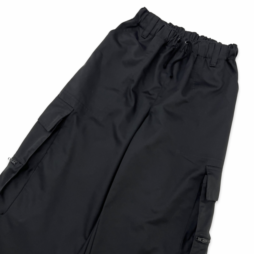 Black pocket pants