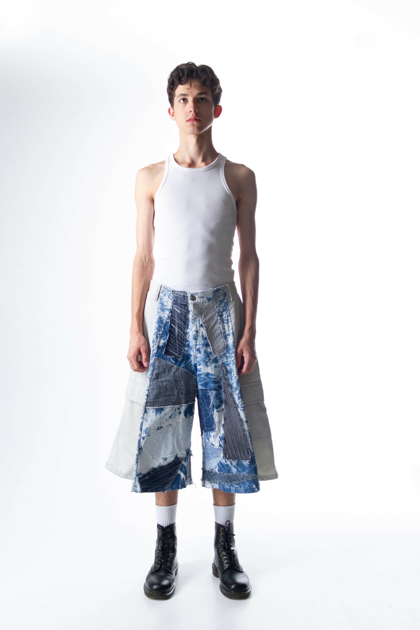 REWORKED SHORTS 3· WAIST: 74 CM